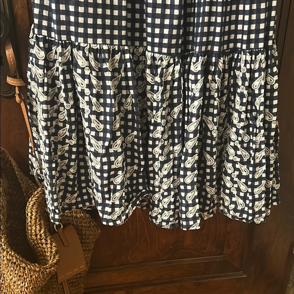 Elegant Navy and White Gingham Dress - Picture 4 of 6